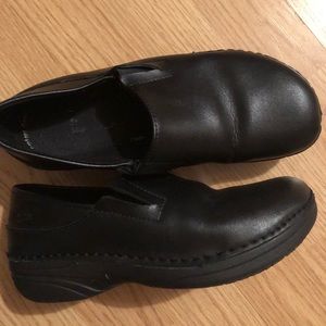 Preowned Women’s Spring Step Black clogs 7 MW
